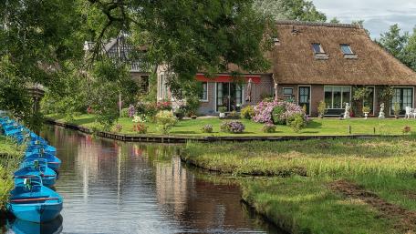 Giethoorn at spring wallpaper