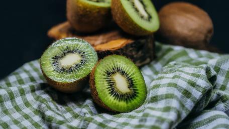 Fresh and Juicy Kiwi Delight in 4K Quality wallpaper