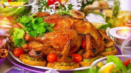 Golden Fried Chicken Feast for Your Screen wallpaper