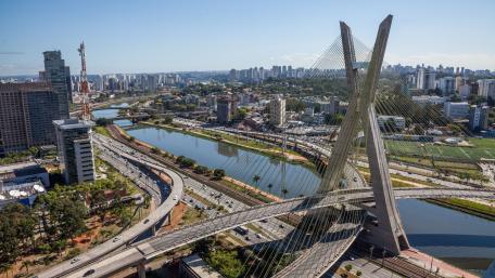 Stunning Cityscape of a Modern Metropolis wallpaper