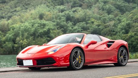 Scarlet Speed: Sleek Elegance in Motion wallpaper