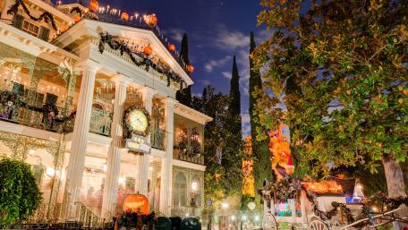Halloween party decorations wallpaper