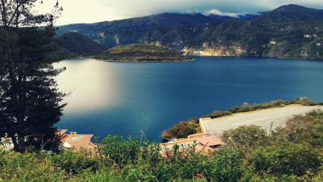 Laguna de Cuicocha, Ecuador wallpaper
