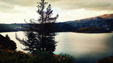 Laguna de Cuicocha wallpaper