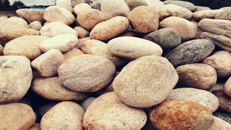River rocks wallpaper
