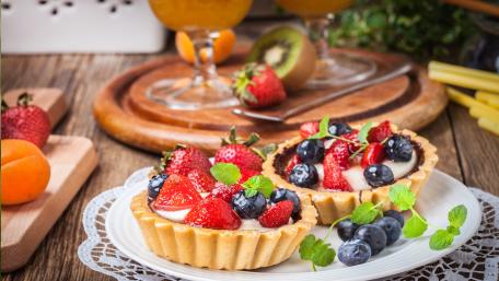 Deliciously Colorful Fruit Tarts Treats for Any Occasion wallpaper