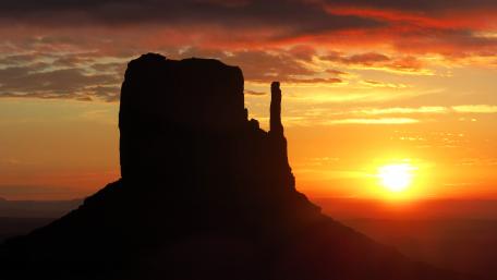 Monument Valley, West Mitten Butte wallpaper