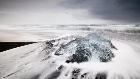 Frozen Beauty of the Sea wallpaper
