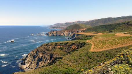 Breathtaking Coastal Views of Nature's Splendor on Display wallpaper