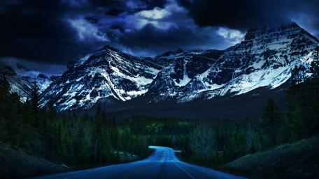 Twilight Journey Through Mountain Serenity wallpaper