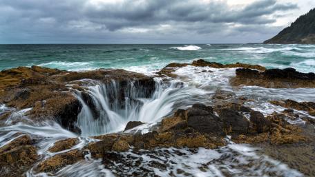Mystical Thors Well on the Oregon Coast wallpaper