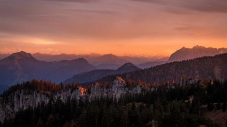 Serene Mountain Sunset View wallpaper