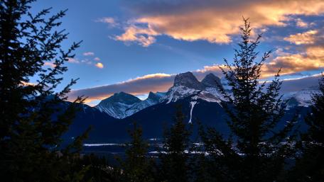 Majestic Mountain Sunset View wallpaper