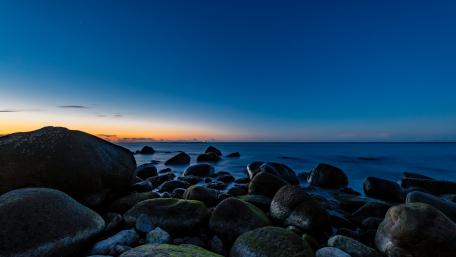 Serene Blue Hour by the Shoreline wallpaper