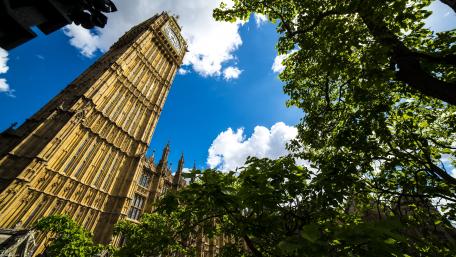 Big Ben low angle view wallpaper