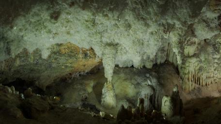 Majestic Cave Formation in Stunning Detail wallpaper