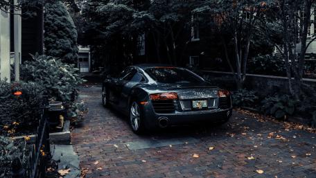 Audi R8 Parked wallpaper