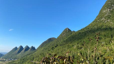Six mountain peaks wallpaper
