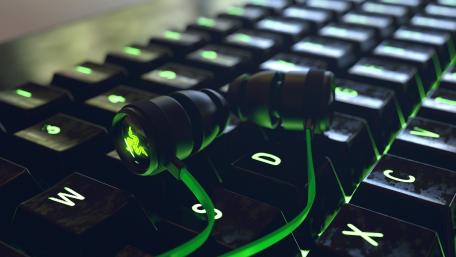 Illuminated Green Gaming Keyboard wallpaper