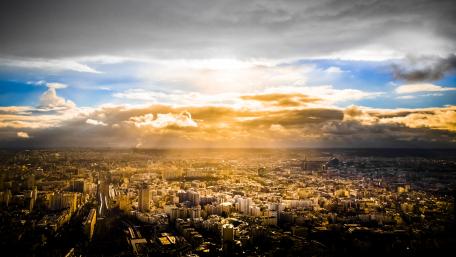 Golden Horizon Over Cityscape Scene wallpaper