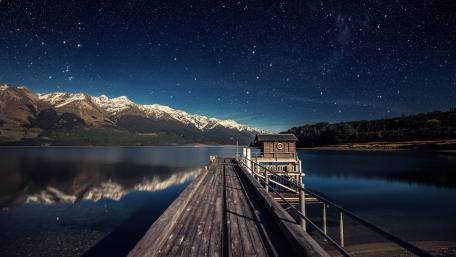 Starry sky over the Lake Wakatipu wallpaper