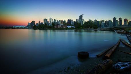 Dusk Serenity Over a Vibrant Cityscape wallpaper