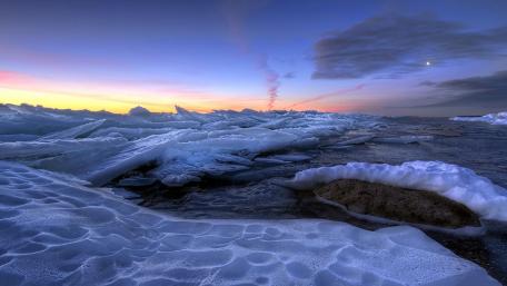 Frozen Serenity of Winter Waters wallpaper