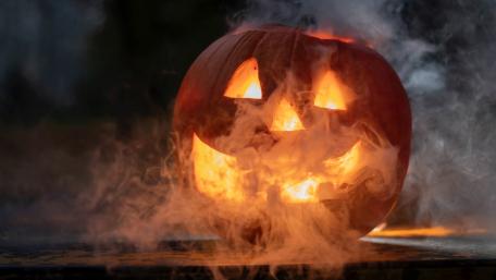 Spooky Jack O' Lantern in Mysterious Smoke wallpaper