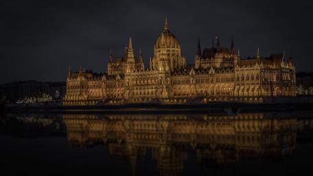 Hungarian Parliament Building wallpaper