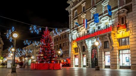 Rijeka at Christmas wallpaper