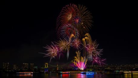 Colorful fireworks wallpaper
