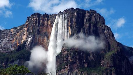 Angel Falls in Canaima National Park wallpaper