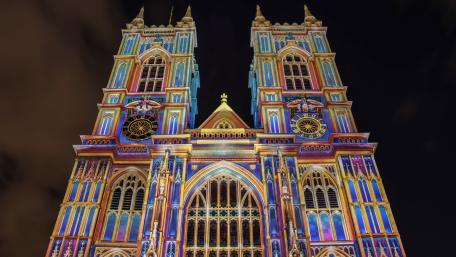 Vibrant Night Illumination of Westminster Abbey wallpaper