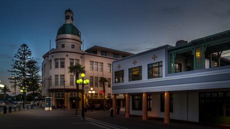 Charming Evening in a Coastal City wallpaper