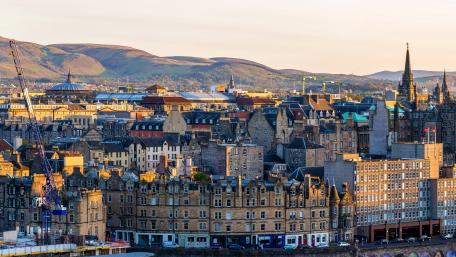 Edinburgh's Scenic Skyline at Sunset wallpaper