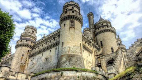 Majestic Castle Under a Blue Sky wallpaper