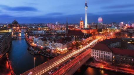 Vibrant Cityscape at Dusk in Berlin wallpaper