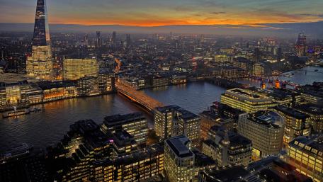 Stunning Cityscape at Dusk with Vibrant Lights wallpaper