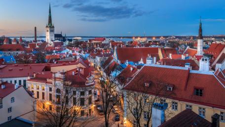 Enchanting Tallinn Cityscape at Dusk wallpaper