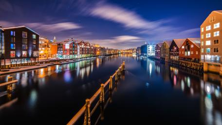 Serene Night Over City Reflections wallpaper