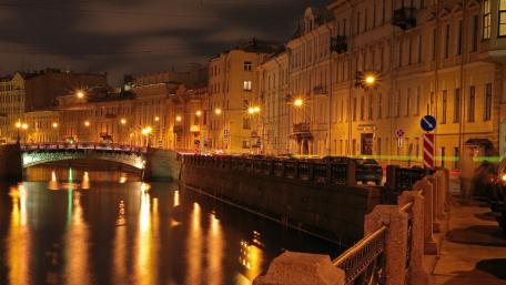Nighttime Serenity in the Cityscape wallpaper