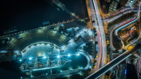 City Lights and Serenity at Night wallpaper