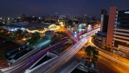 Vibrant Night Life in the Cityscape wallpaper