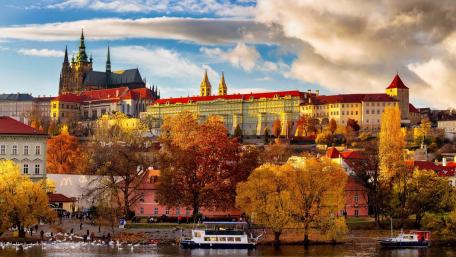 Prague Castle at fall wallpaper