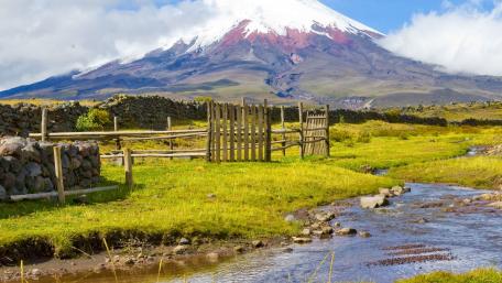 Cotopaxi volcano wallpaper
