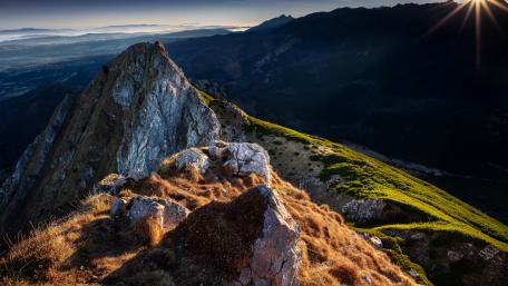 Majestic Mountain Peak at Dawn wallpaper
