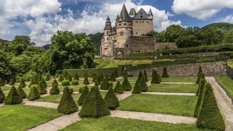 Schloss Bürresheim (Castle Bürresheim) wallpaper