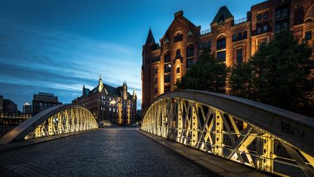 Evening Serenity Over the Bridge wallpaper
