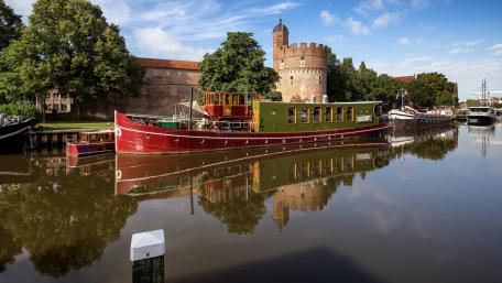 Serene Canal Reflection in Zwolle wallpaper