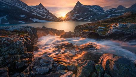 Mountain Serenity with Sunrise Reflection wallpaper